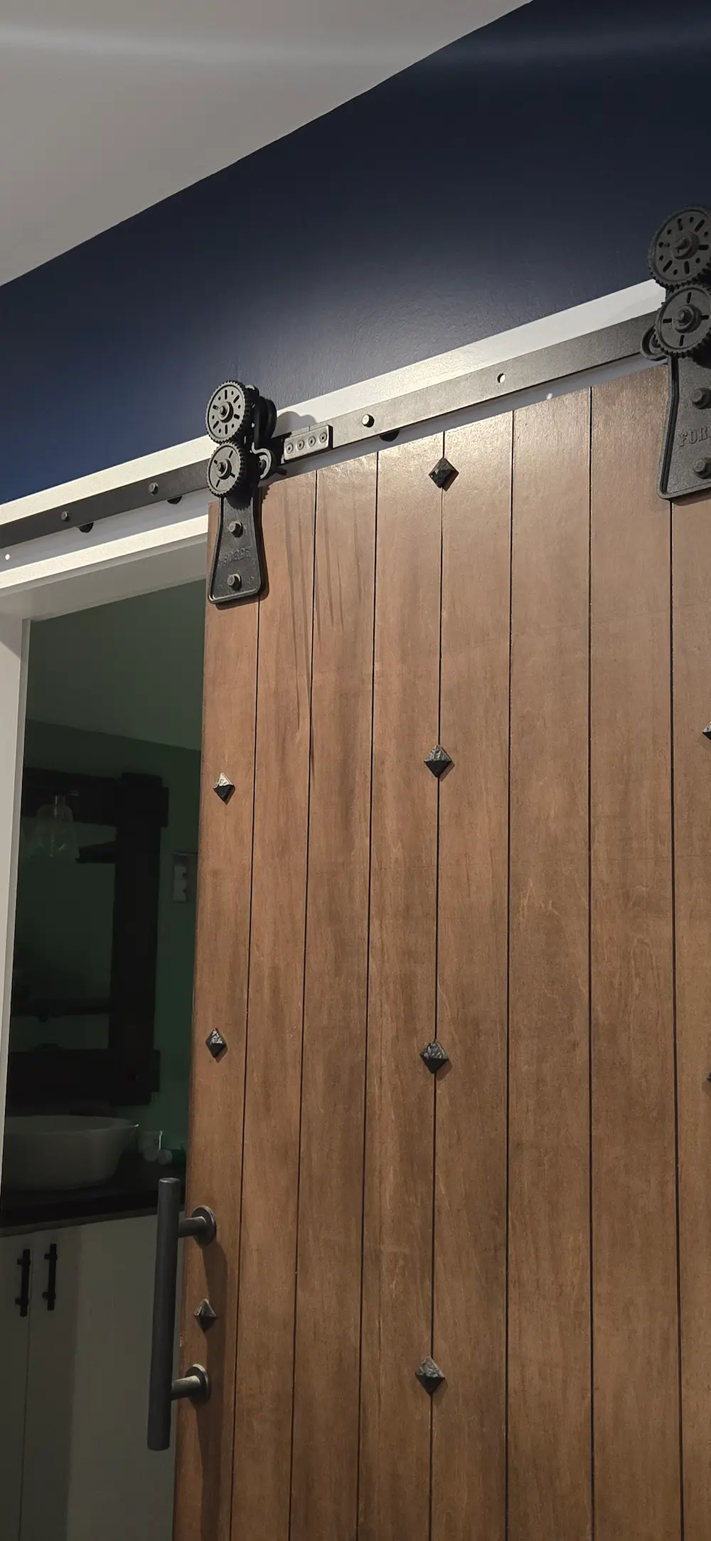 Barn door slide